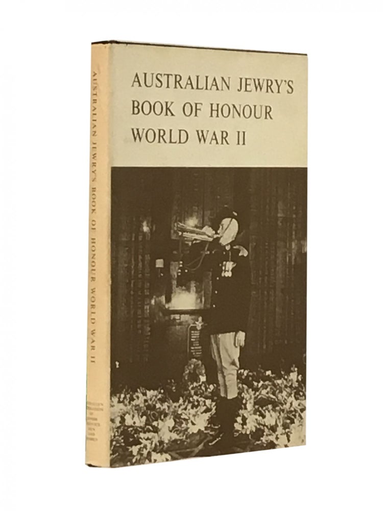 Item #577 Jewry’s Book of Honour World War II. Gerald Pynt, co-operation of Jack Epstein.